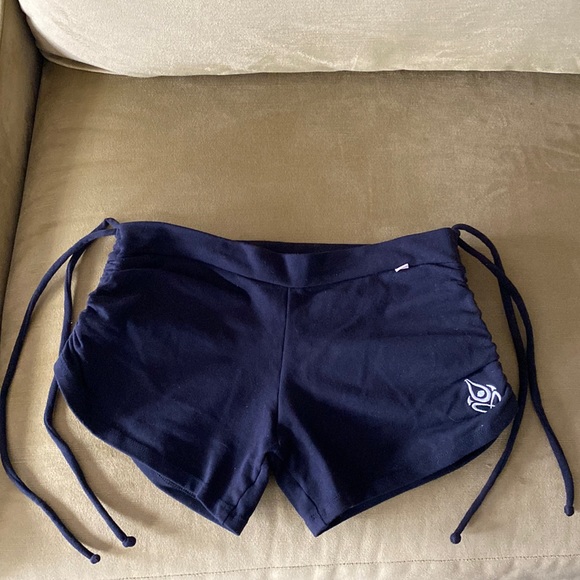 shakti Pants - Shakti Yoga shorts